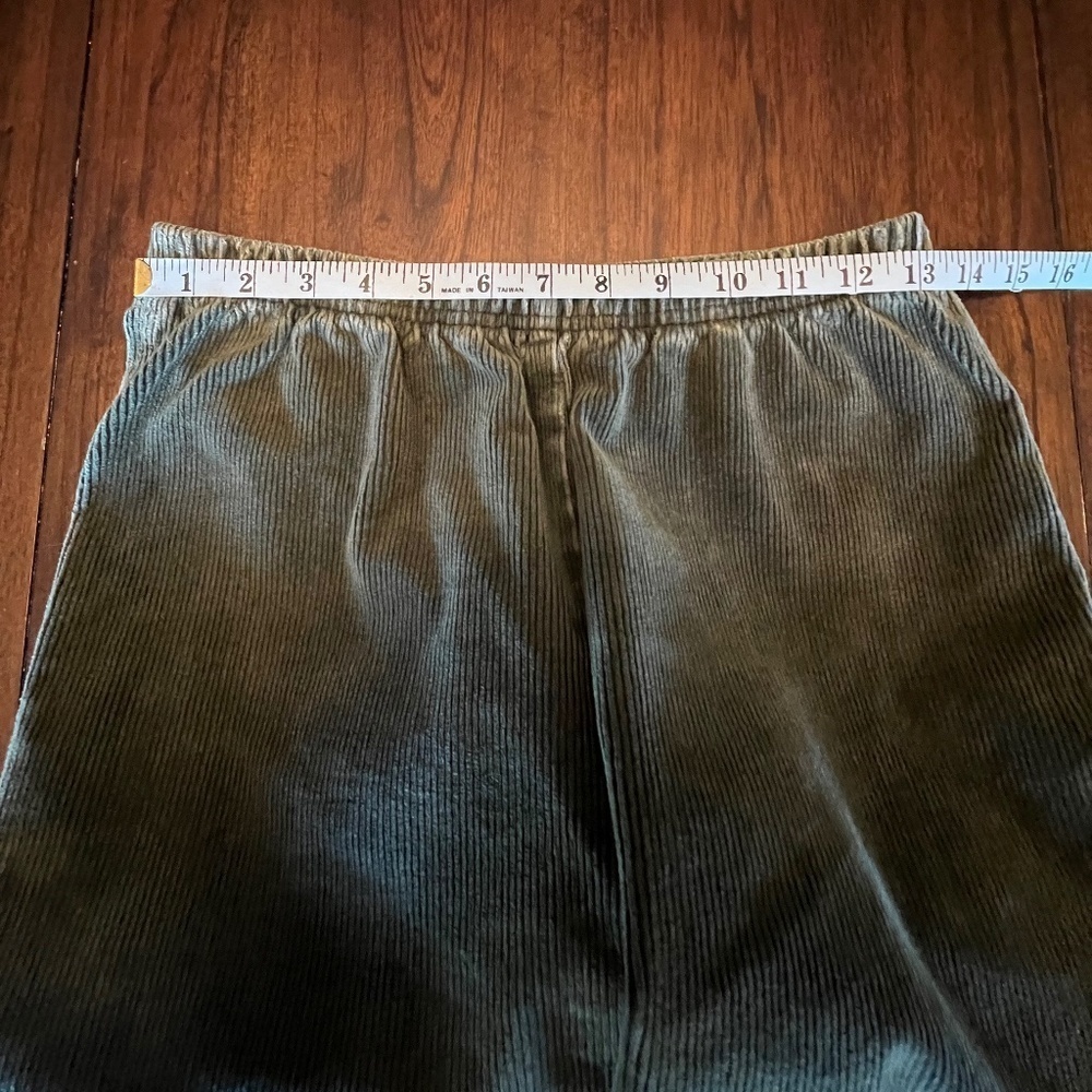 Vintage Abercrombie & Fitch Army Green Corduroy pants, Size Medium - Picture 7 of 10
